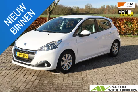 Peugeot 208 1.2 PureTech Blue Lion CARPLAY NAVI loopt op 2 cilinders!