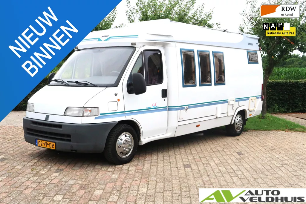 Fiat 230 Ducato Camper HOBBY 2.5 TDI nieuwe apk STAPELBED 4 PERSOONS TREKHAAK CRUISE