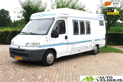HOBBY 600 Ducato Camper HOBBY 6002.5 TDI nieuwe apk STAPELBED 4 PERSOONS TREKHAAK CRUISE